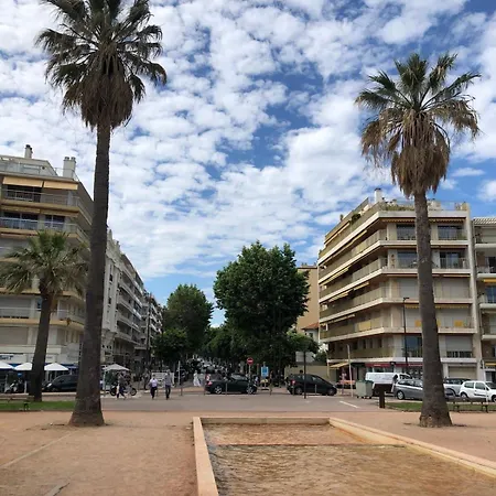 Apartmán Centre, Lumineux T3 6 Pers Terrasse Wifi Pkg Clim Antibes
