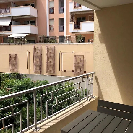Apartment Centre, Lumineux T3 6 Pers Terrasse Wifi Pkg Clim
