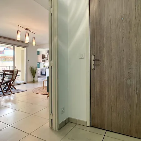 Centre, Lumineux T3 6 Pers Terrasse Wifi Pkg Clim Apartment *