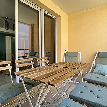 Apartment Centre, Lumineux T3 6 Pers Terrasse Wifi Pkg Clim